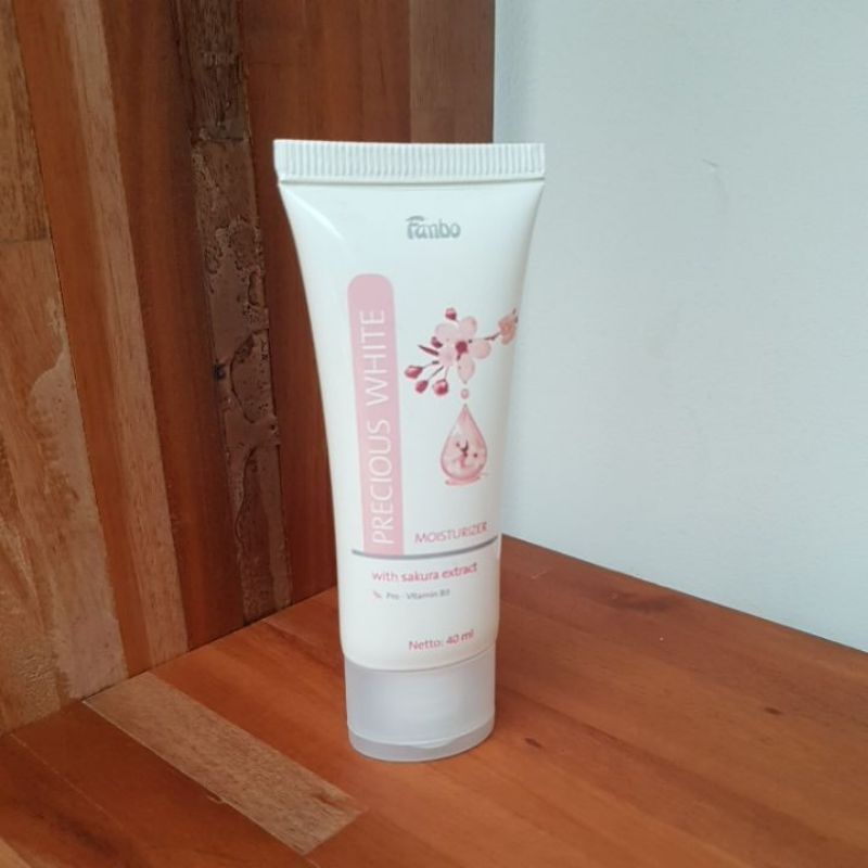 Fanbo Precious White With Sakura Extract Moisturizer 40 ml