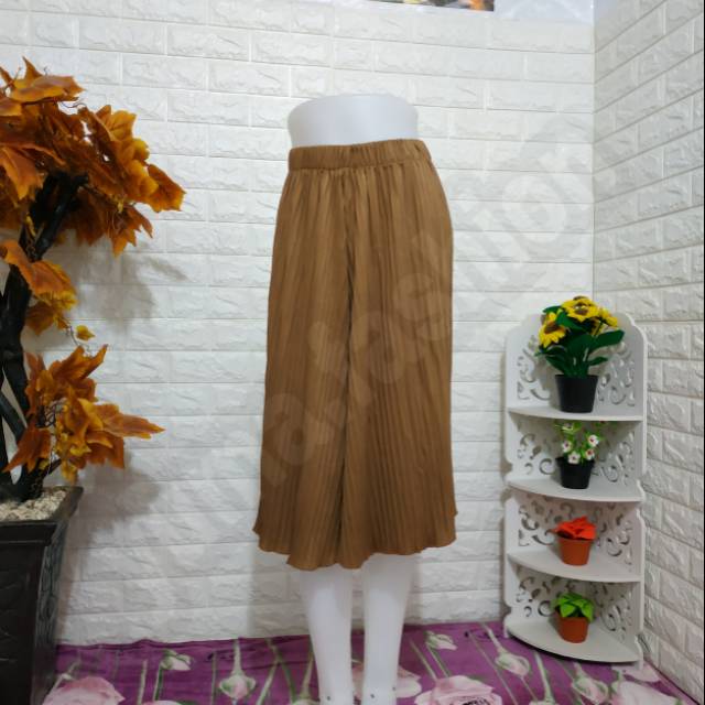 𝔂𝓾𝓶𝓪 Kulot Plisket pendek_hyget super Gread A_Ukuran JUMBO BB 40-95. ( 1kg-6pcs )