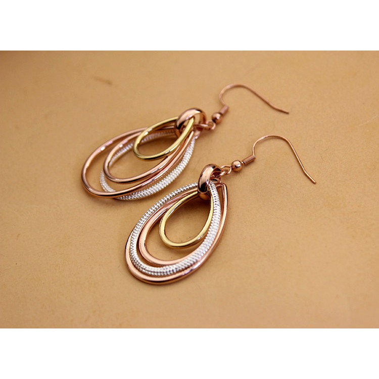 ۩Wei Nihua anting-anting mode berlebihan wanita gaya panjang bersih anting-anting emas warna merah E