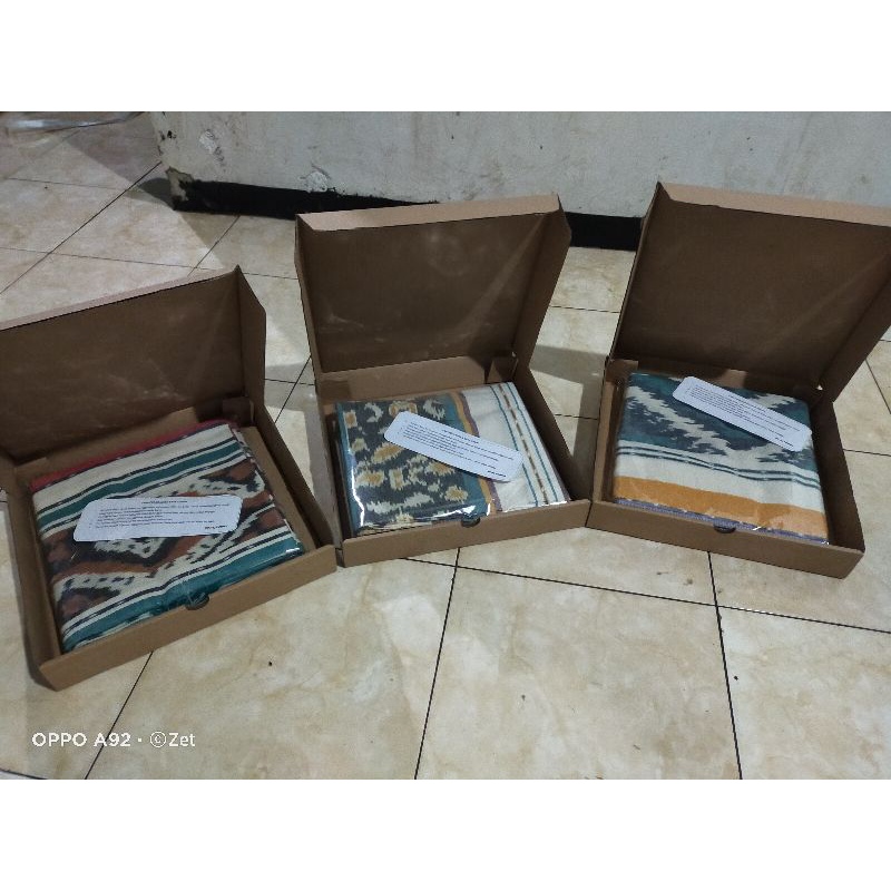 

Tambahan Kardus Packing kain untuk souvenir,kado, Hampers unik.