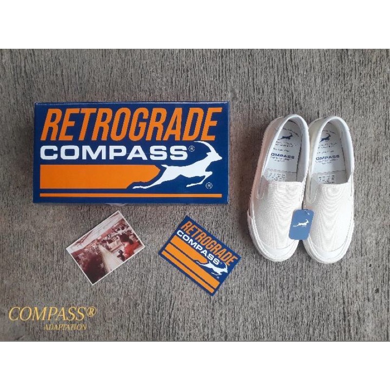 [ORIGINAL] Compass Slip On Cream Size 40
