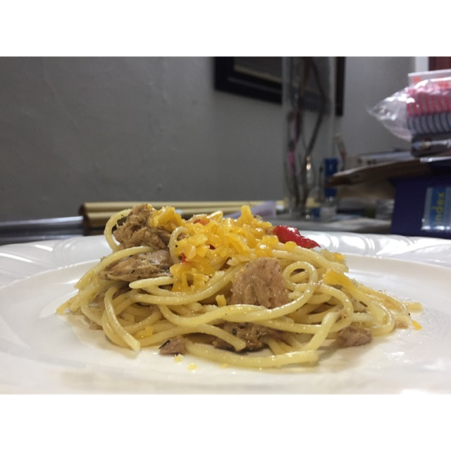 

spaghetti aglio tuna