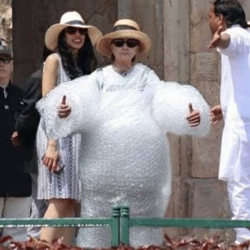 

Bubble Wrap untuk Packing Tambahan