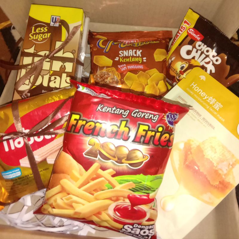 

paket hampers hadiah gift kado untuk wisuda ulang tahun snack murah