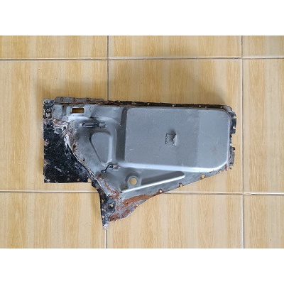 Lapisan pilar belakang bagian bawah kanan Mitsubishi L300 pick up