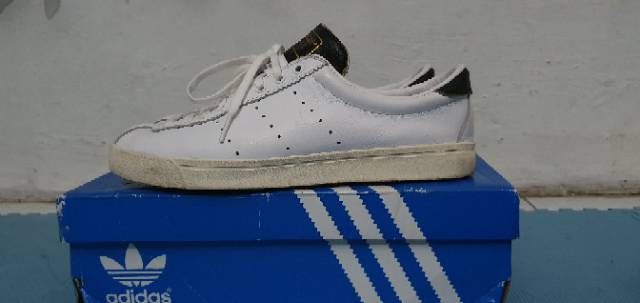 adidas lacombe light blue