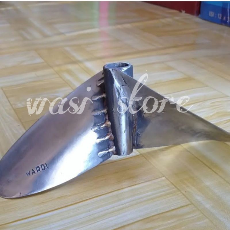 baling baling perahu balap.thailand 25hp sampai 28 hp. stainless monel.anti karat. MEREK WARDI