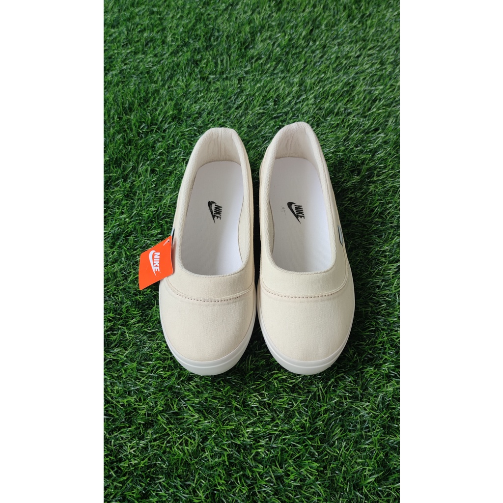 SEPATU WANITA SLIP ON 05 CREAM POLOS/SEPATU KERJA KULIAH SANTAI/SEPATU HIJABERS