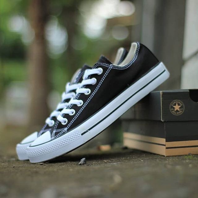 sepatu pria terbaru hitam klasik converse76 cocok untuk sekolah