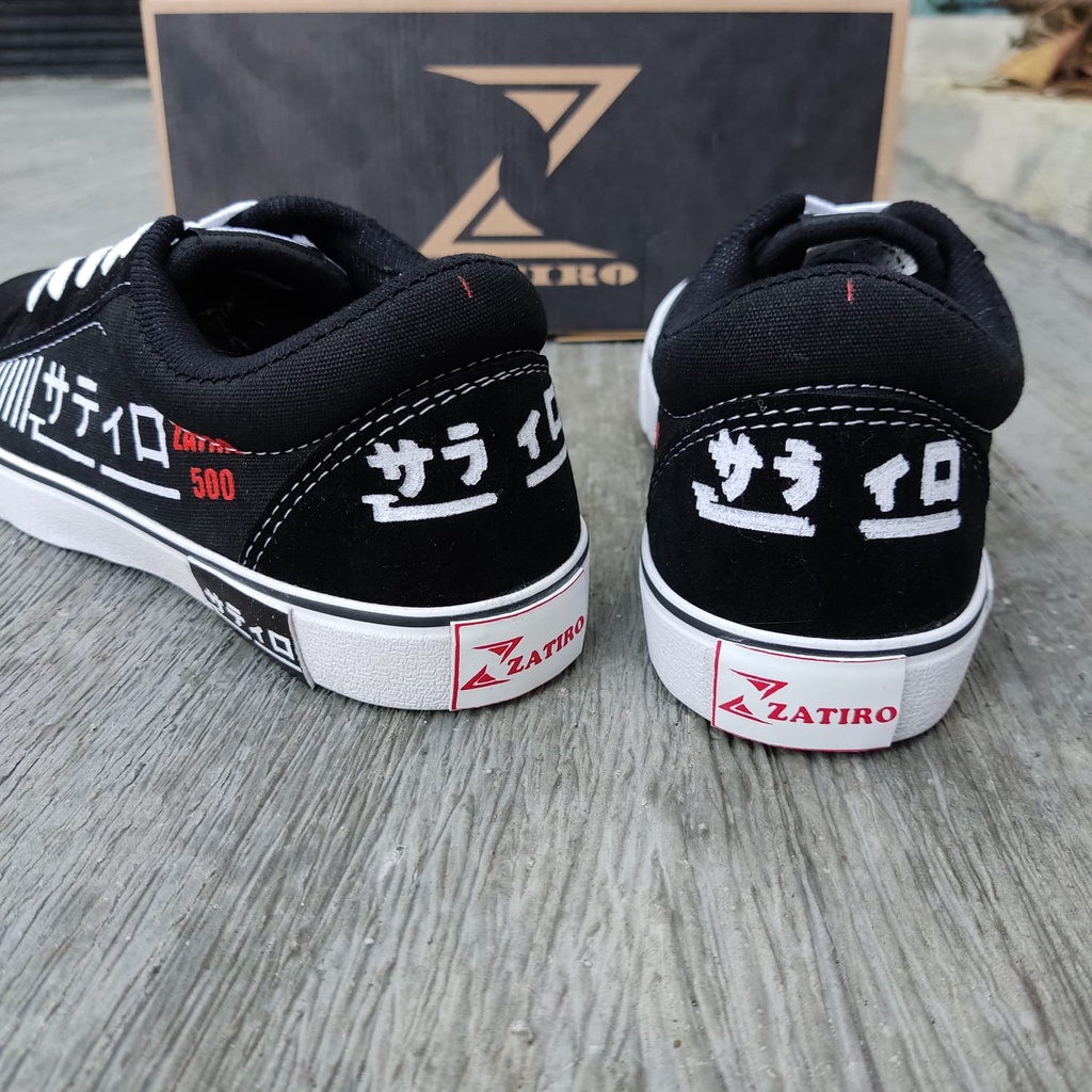 Sepatu Sneakers Unisex putih pria kets Casual Santai Jalan Traveling spatu hitam putih gaya sporty kasual brand lokal murah