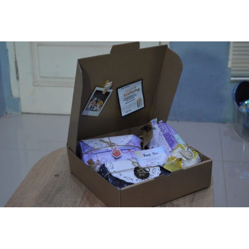 Hampers cewe / hadiah ulang tahun cewe / gift wisuda cewe