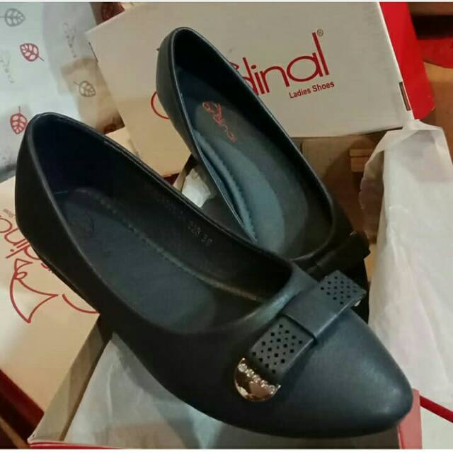 Sepatu cardinal