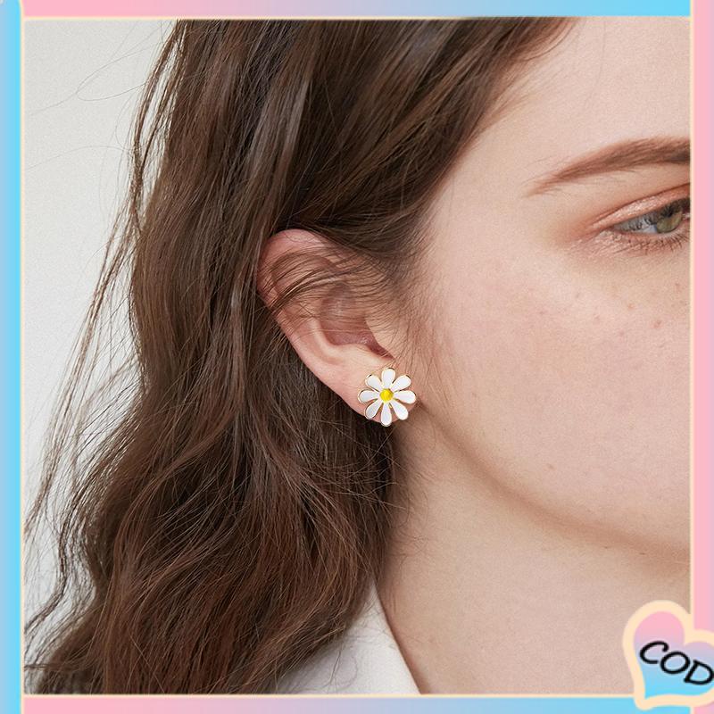 COD❤️925 Silver Daisy Earrings Fashion Anting Pejantan Bunga Matahari Manis Segar-A.one