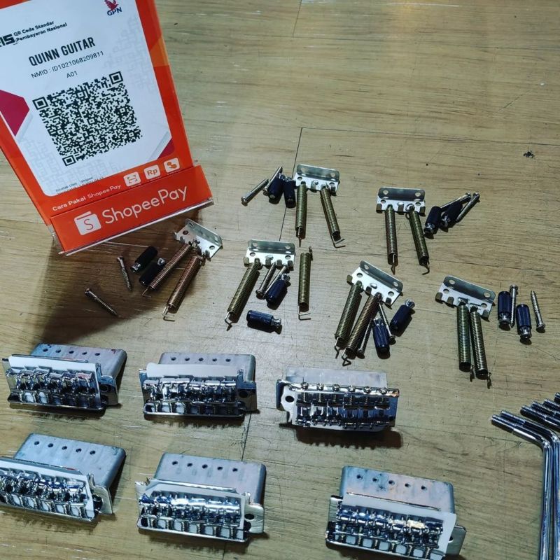 Bridge gitar Squier Tremolo 2pivot original strato ala gotoh