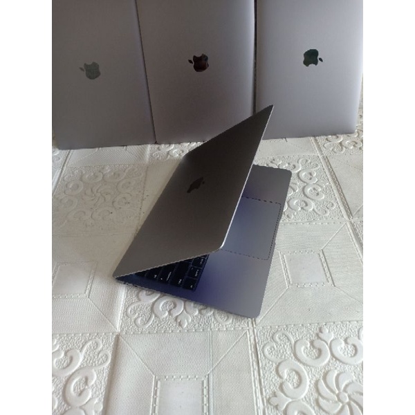 MACBOOK AIR 2020 CORE i5  RAM 8GB SSD 256GB INTEL IRIS PRO ULTRASLIM