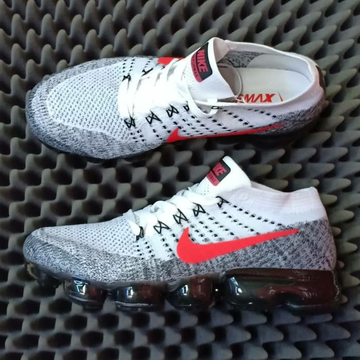 red black and grey vapormax