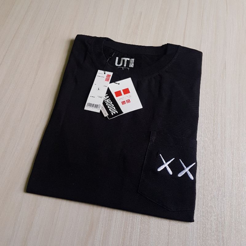 KAOS UNIQLO POCKET XX BORDIR | T-SHIRT UNIQLO XX | BAJU UNIQLO POCKET FULL TAG LABEL MIRROR PREMIUM