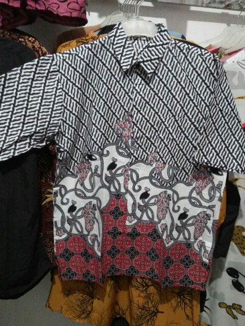 Hem Batik Kencana Hitam | Atasan Pria Batik Modern Batik Pria Motif New Sekar Warna Merah Pekalongan