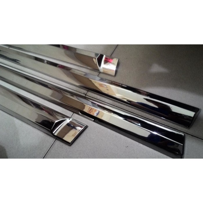 List body molding Calya Elegant chrome