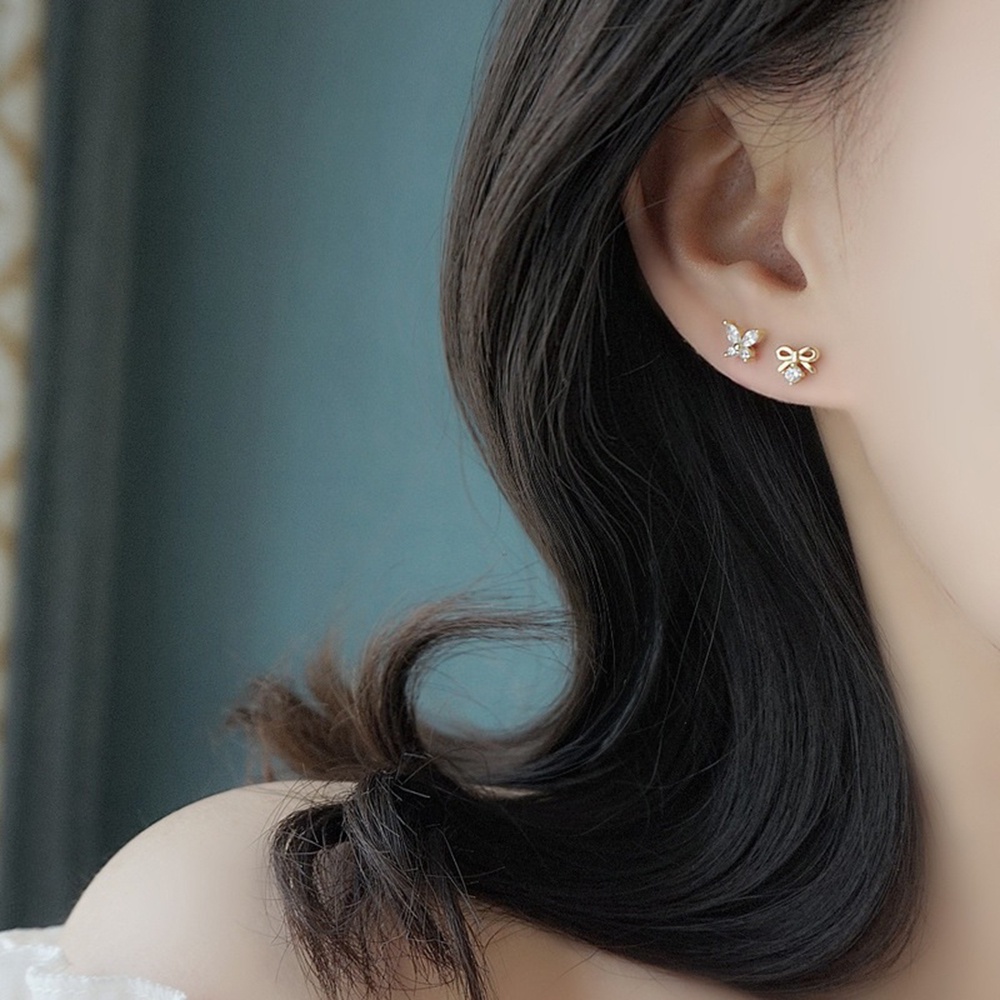 1 Pasang Anting Stud S925 Silver Needle Bentuk Kupu-Kupu Kecil Aksen Berlian Gaya Retro Untuk Wanita