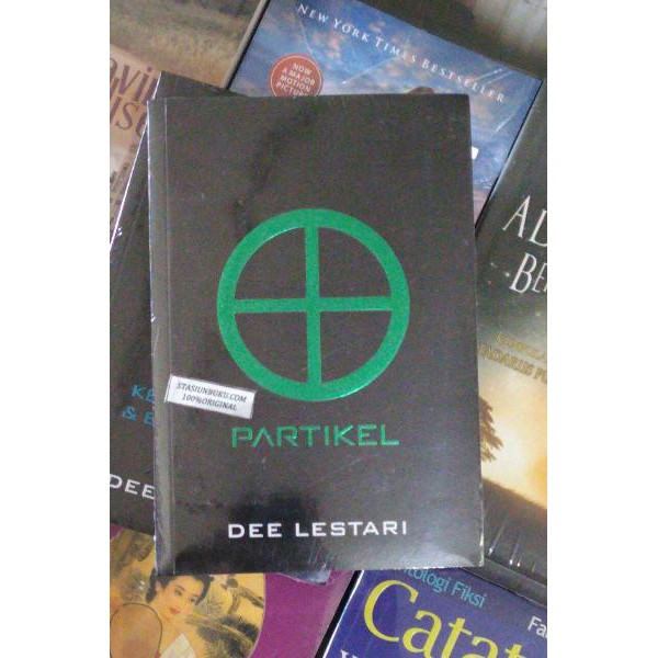 NOVEL PARTIKEL - DEE LESTARI