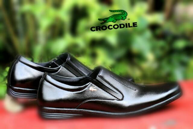 BIG SALE !! Sepatu Casual Formal Pria Pantofel Slop crocodile Hitam Kulit Sintetis Kerja Kantor