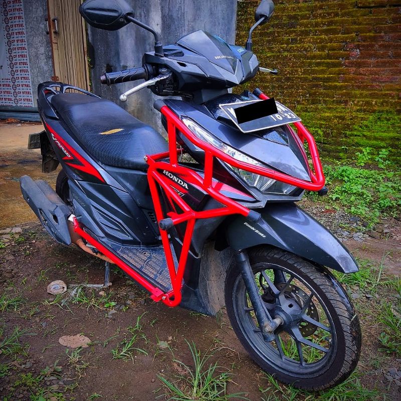 Crashbar / pelindung body / cover body vario led 125/150 (Special Edition )