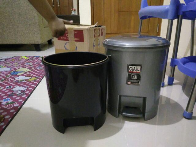 Tempat Sampah Injak 10ltr Chic Step On Dustbin Shinpo Ship-840s