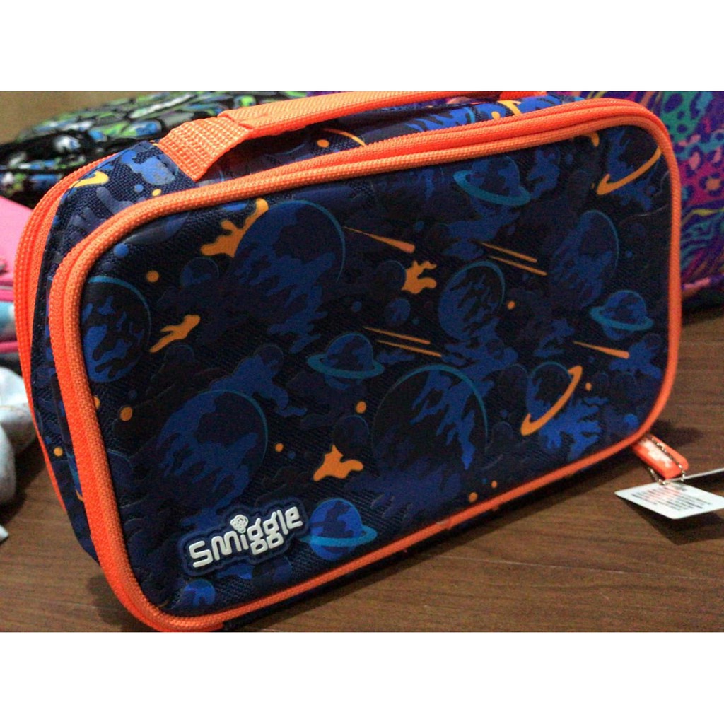 

SMIGGLE WOAH PENSIL CASE PLANET - TEMPAT PENSIL SMIGGLE