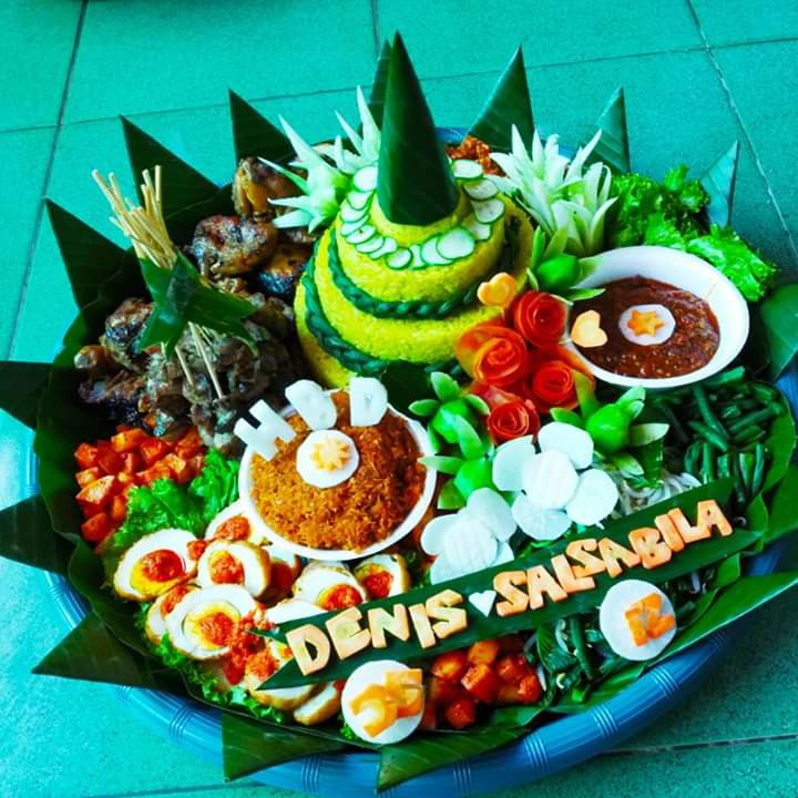

Tumpeng Nasi Kuning (custom)