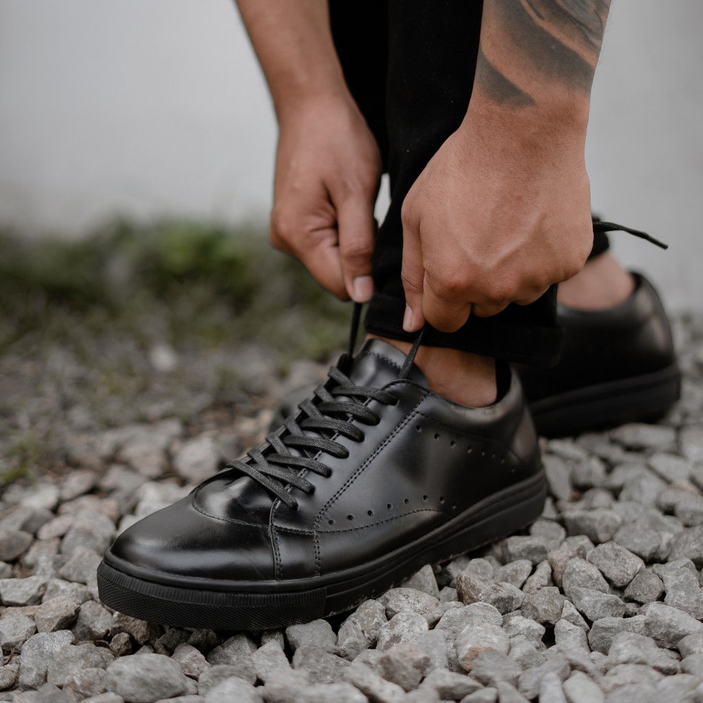 ARTAP - Sepatu Sneakers Kulit Asli - Alordi PU Full Black