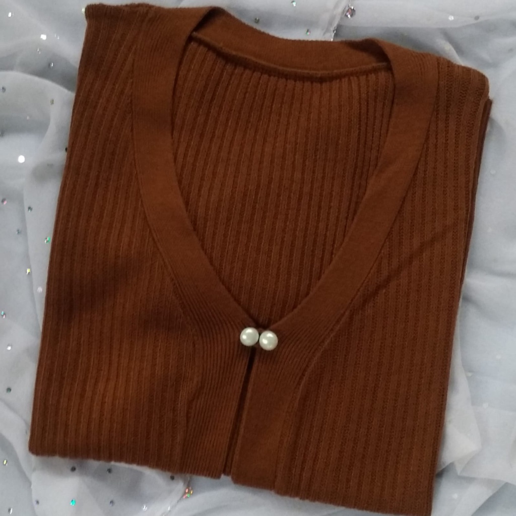 Cardigan rajut kancing mutiara RENAIRA 01-Gula muda