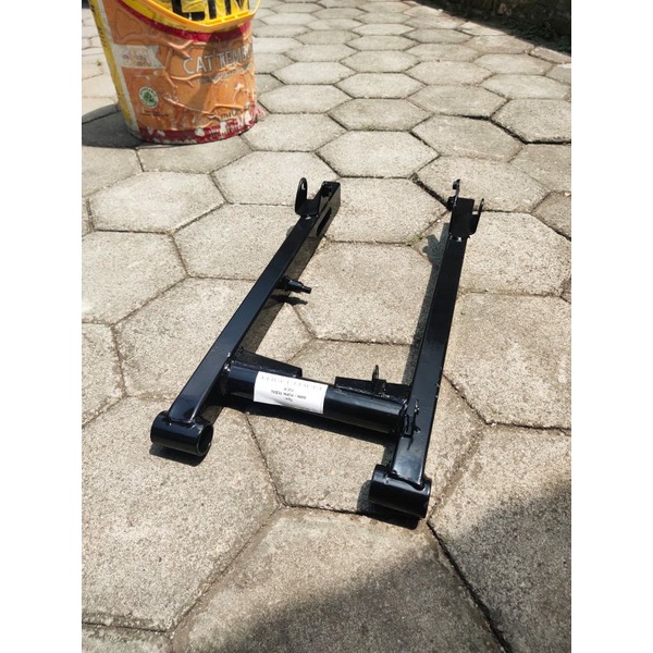 arem arm fork lengan ayun supitan belakang standart fiz r hitam