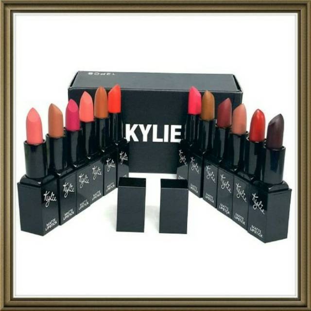 LIPSTICK KYLIE BOK KOTAK HITAM