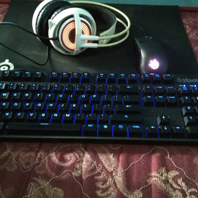 Headset , keyboard , mouse gaming steelseries