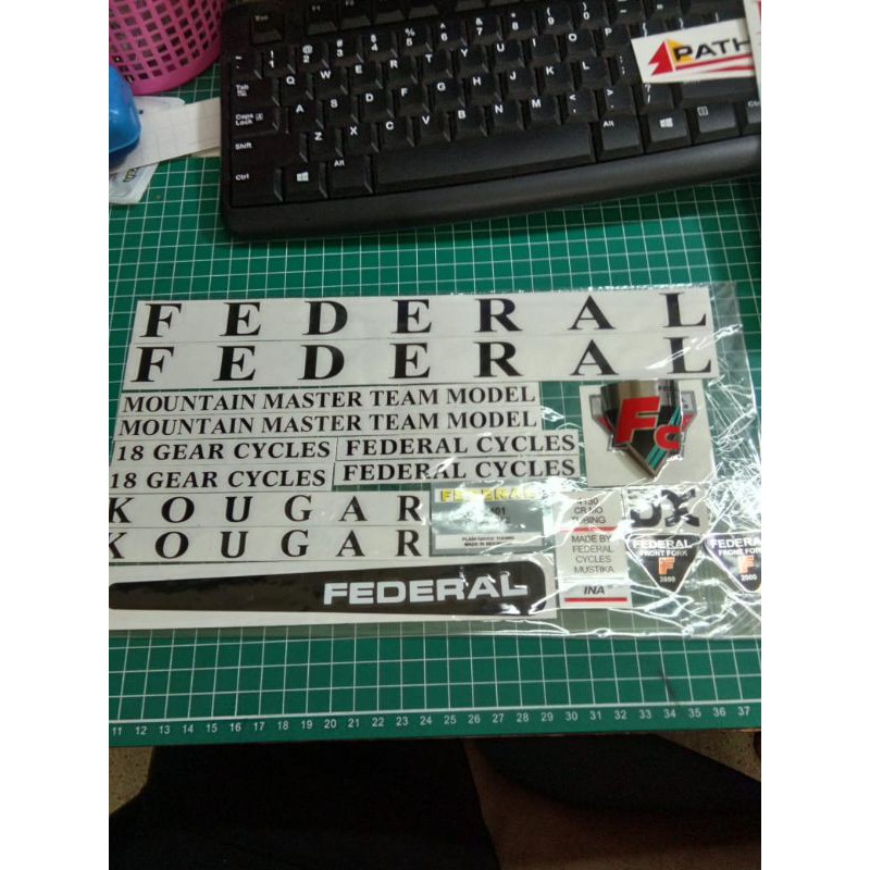 

stiker kougar plus emblem FC garis.