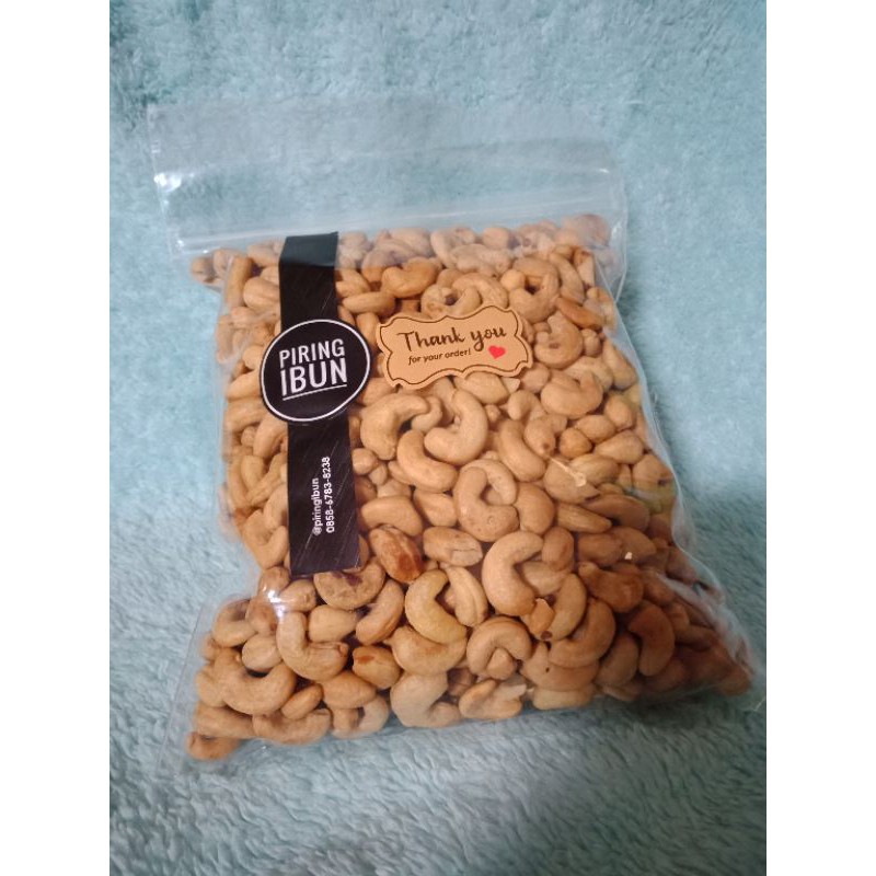 

Kacang Mede/Mente Premium Matang Utuh