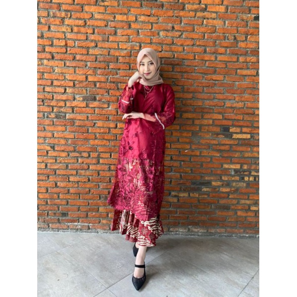 Setelan Kebaya Tunik  Rambat Panjang Modern Elisabet