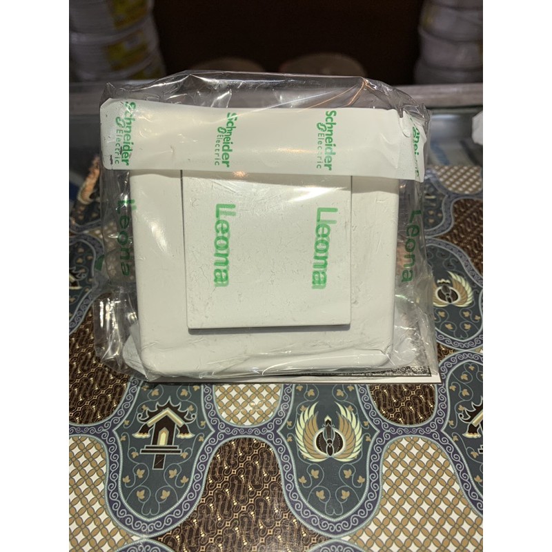 saklar tunggal saklar single leona schneider