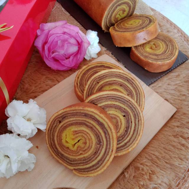 

Lapis Legit Roll Premium