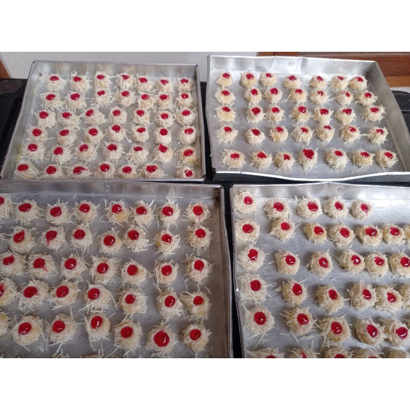 

pesanan kuker strawberry thumb kak theresia blitar