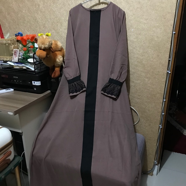 Preloved Dark Mocca Renda Branded Gamis Syari Busui Salur Garis Polos Payung Lebaran Hitam Dress
