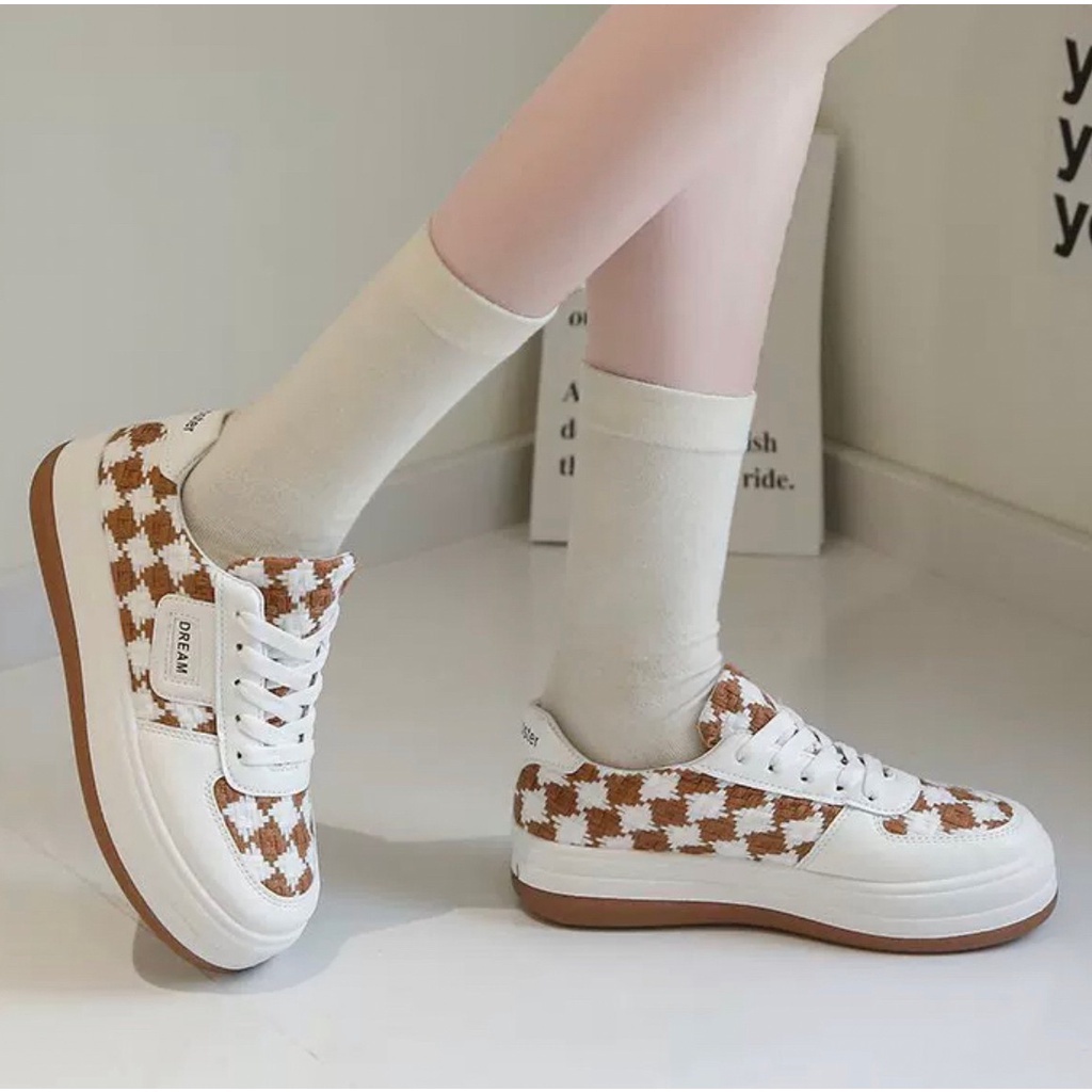 AVANCEID 1855 Sepatu Sneakers Wanita Sekolah Olahraga Sport Hitam Putih Import