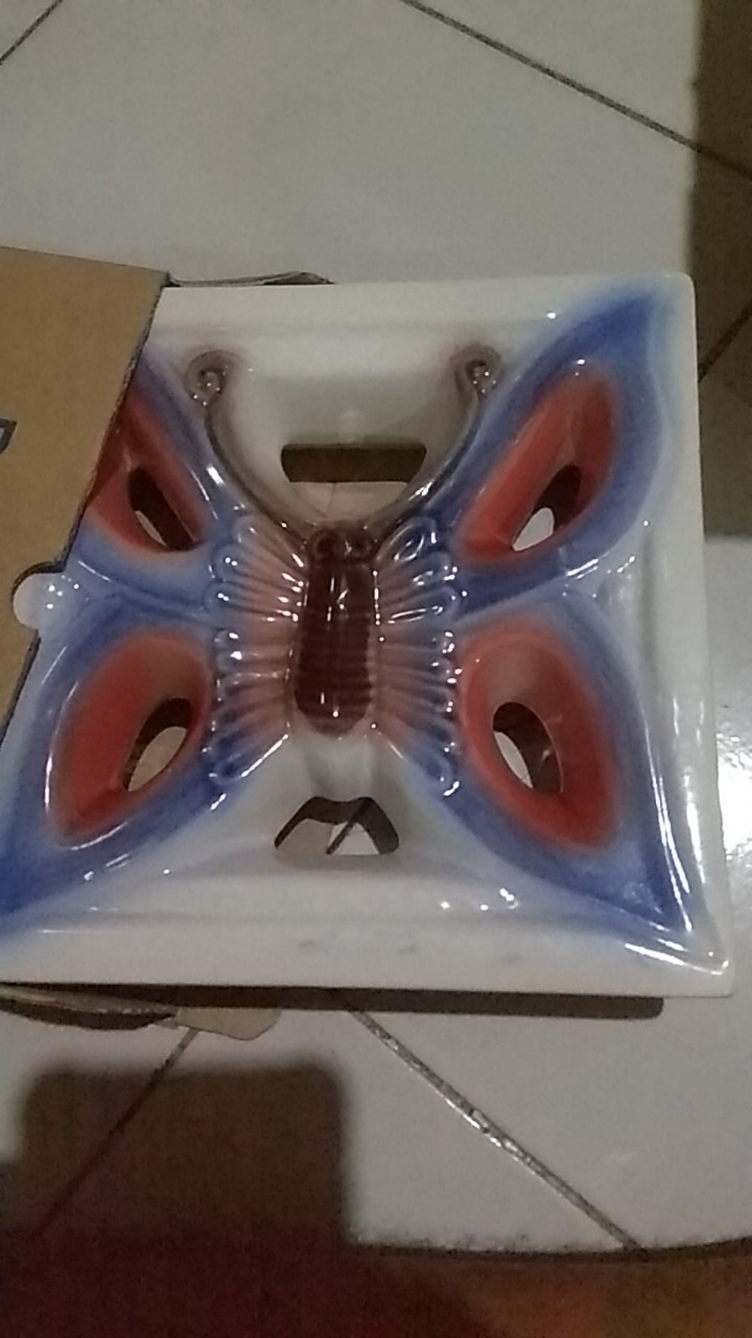 Roster Keramik Mukura Kupu Kupu 20 X 20 Cm