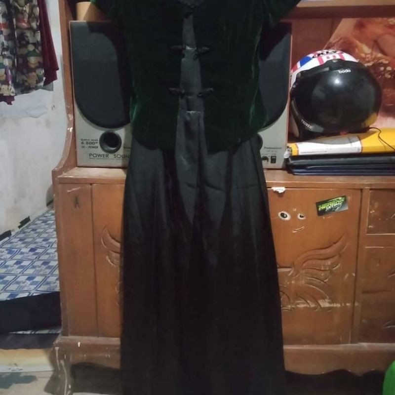 dress satin panjang
