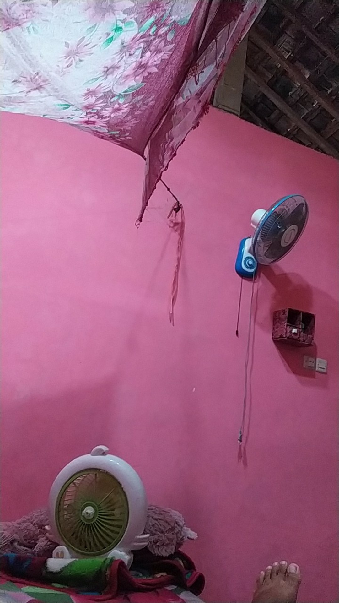 Tali Benang Hangtag / Tag Pin