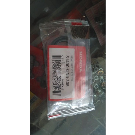 Seal As Skok depan motor matic/ bebek original ahm 100% (51490-GN5-305)