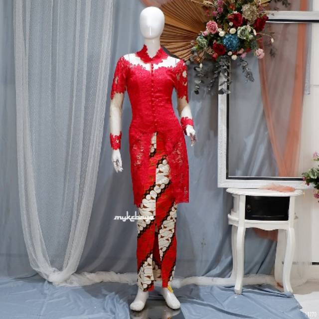  KEBAYA  BROKAT  SHANGHAI  MODERN BROKAT  KANCING DEPAN 