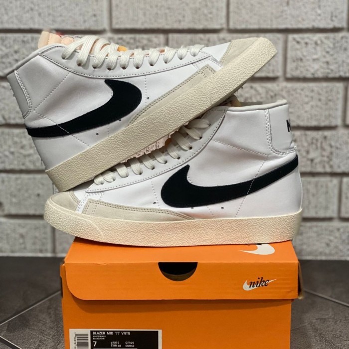 Nike blazer mid 77 vintage white black