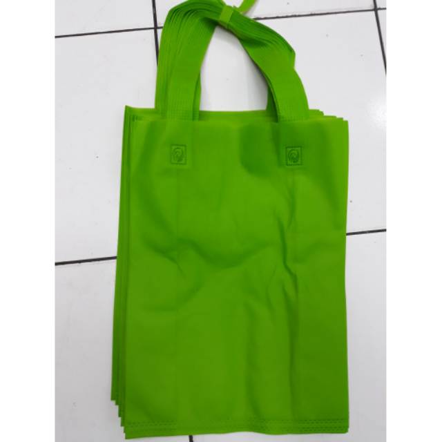 

Tas Tali Spunbond / Goodie Bag / Tas Softhandle kain Uk 30*40